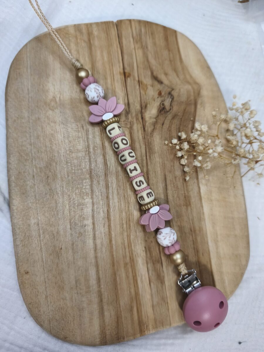 attache sucette fleurs de lotus  –